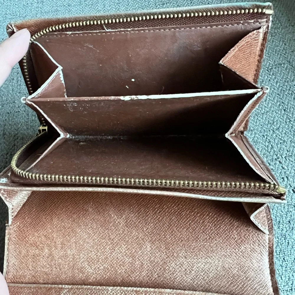 Louis Vuitton Monogram Porte-Monnaie Tresor Wallet - Picture 11 of 12